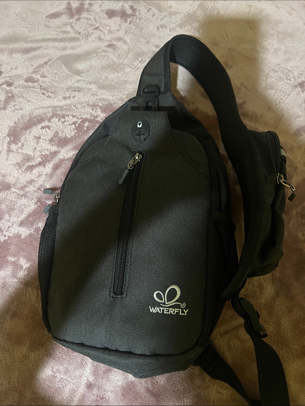 WATERFLY Black Men's Sling Crossbody Bag - Hands-Free Travel Carry